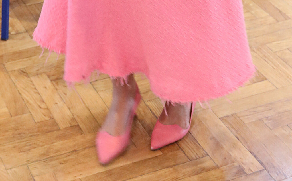 Sanja Musić Milanović nosi ružičaste cipele