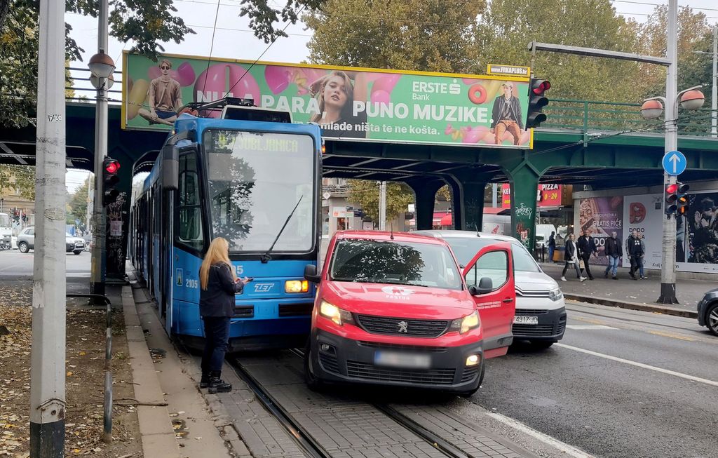 Prometna nesreća u Savskoj - 1