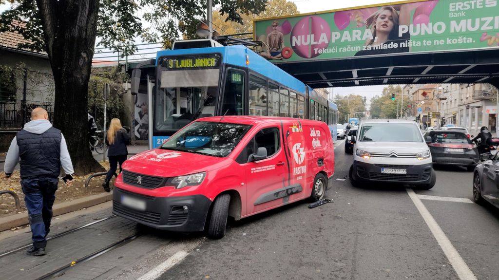 Prometna nesreća u Savskoj - 1