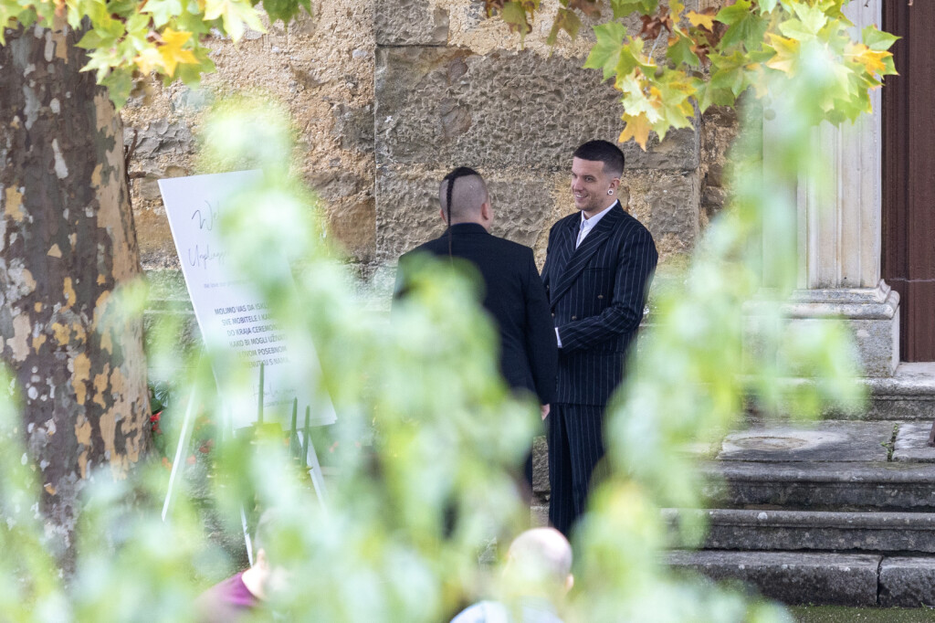 Baby Lasagna oženio se u odijelu dizajnerice Anje Stehlik iz Pule