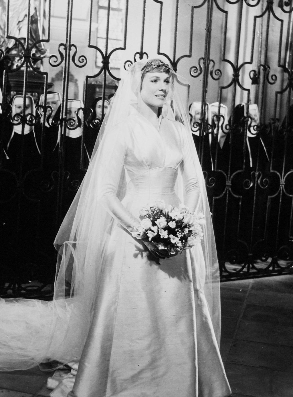 Julie Andrews u vjenčanici koju je dizajnirala Dorothy Jeakins