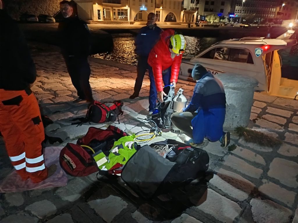Ronioci HGSS-a sudjelovali u izvlačenju četiriju tijela kod Senja - 2