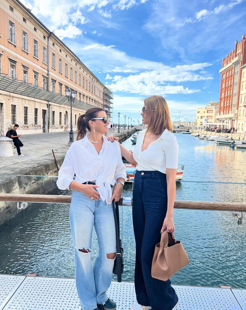 Lejla Filipović sa sestrom Amelom