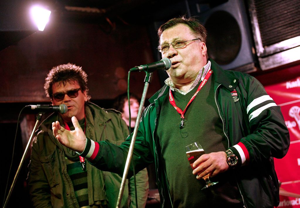 Crvena jabuka i Halid Bešlić - 2