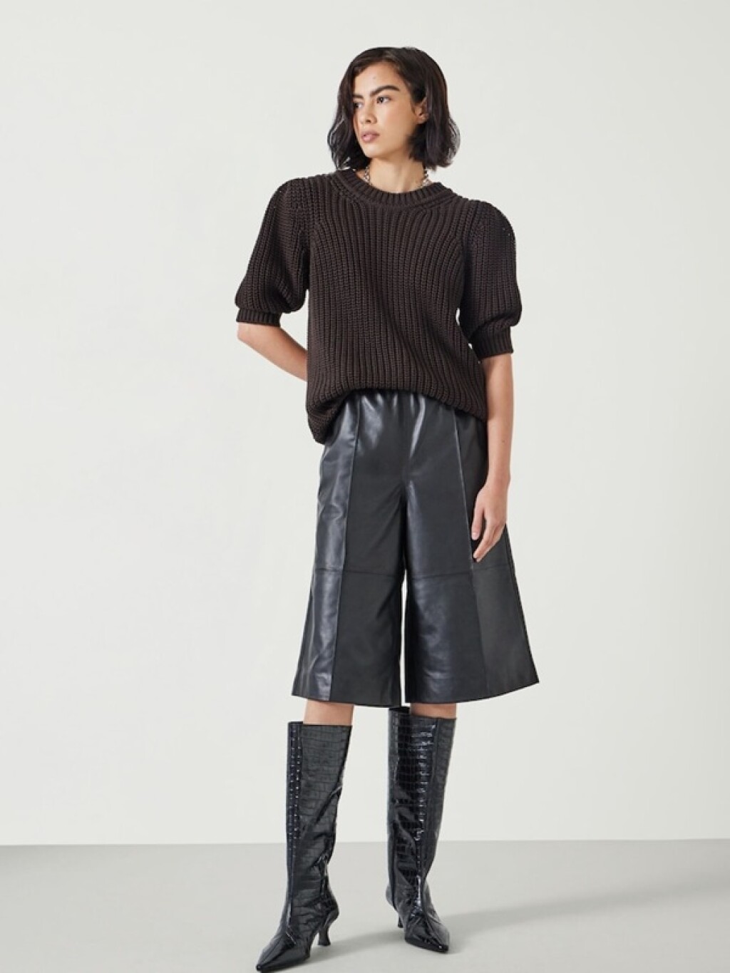 Hush (Next), 319 eura