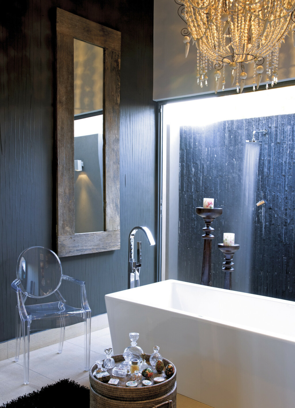 Glamurozan stan u kojem su stolci u blagovaonici i ormarić u kuhinji glavne zvijezde - 8