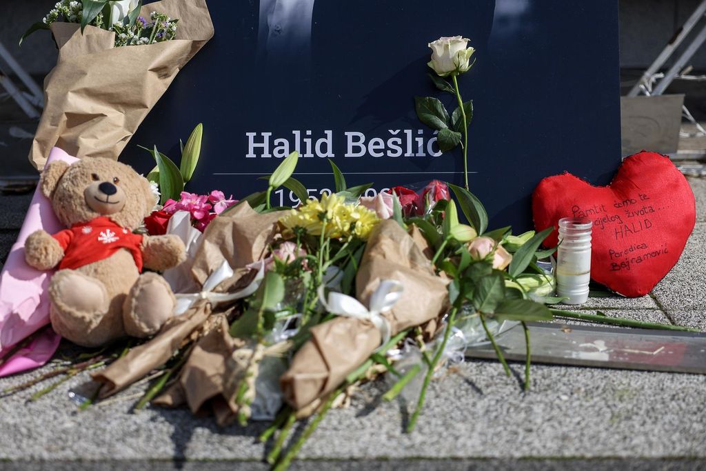 Fanovi odaju počast Halidu Bešliću - 3