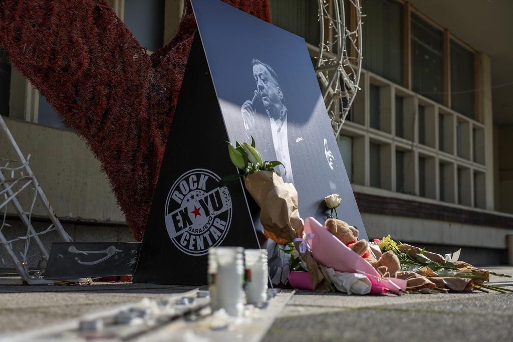 Fanovi odaju počast Halidu Bešliću - 5