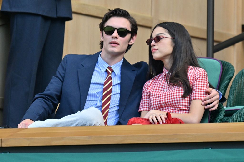 Louis Partridge - 10