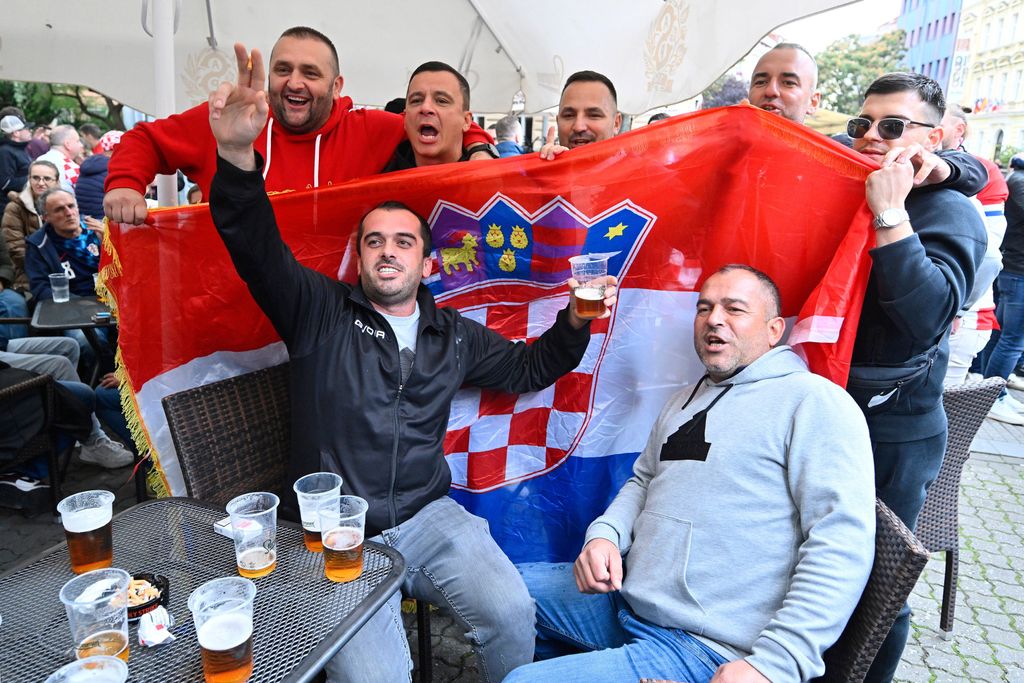 Hrvatski navijači u Pragu