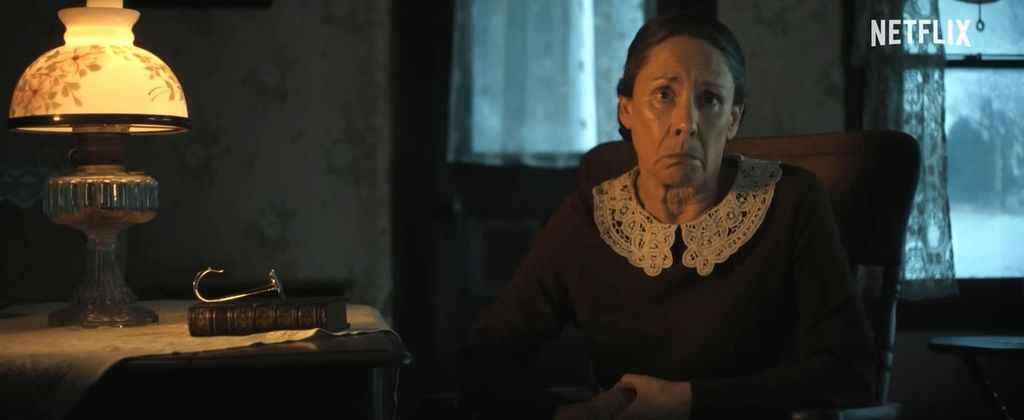 Laurie Metcalf - 15