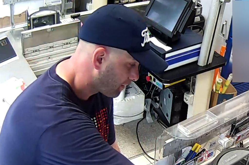 Policija traga za muškarcem - 4