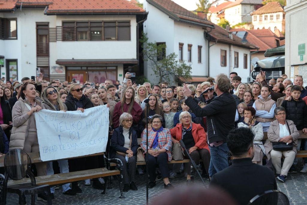 Oproštaj od Halida Bešlića u Tešnju
