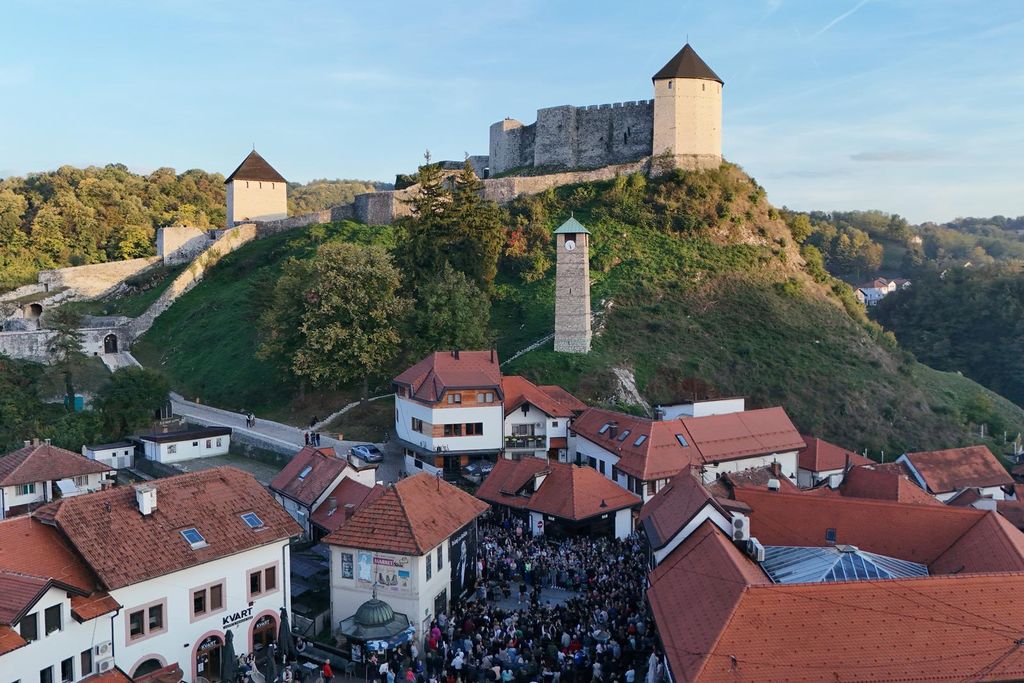 Oproštaj od Halida Bešlića u Tešnju