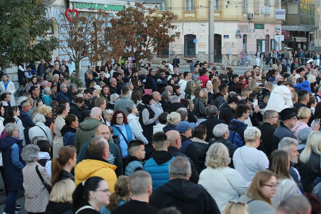 Oproštaj od Halida Bešlića u Osijeku