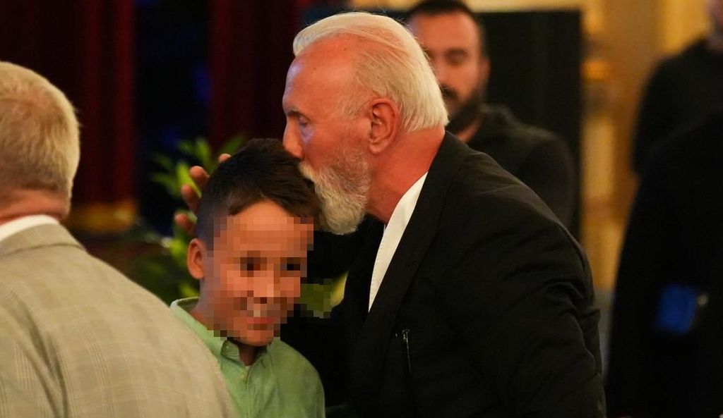 Unuk Halida Bešlića, Dino Merlin