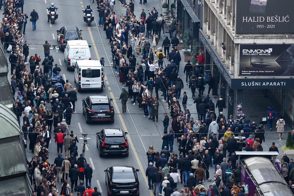 Ispraćaj Halida Bešlića - povorka - 2