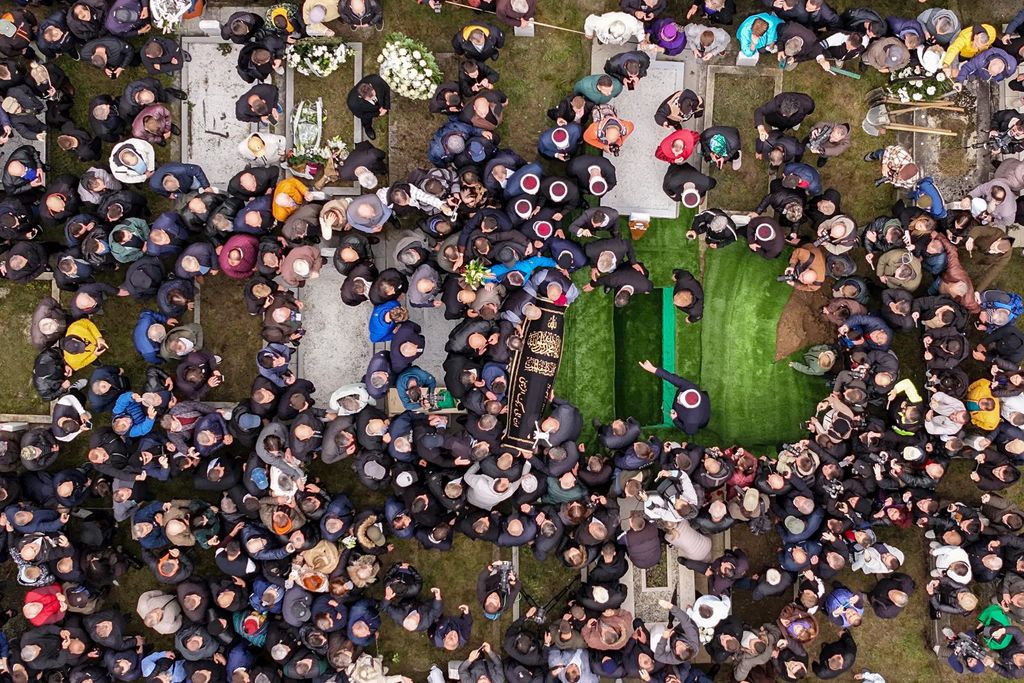 Pogled iz zraka na groblje Bare - 1