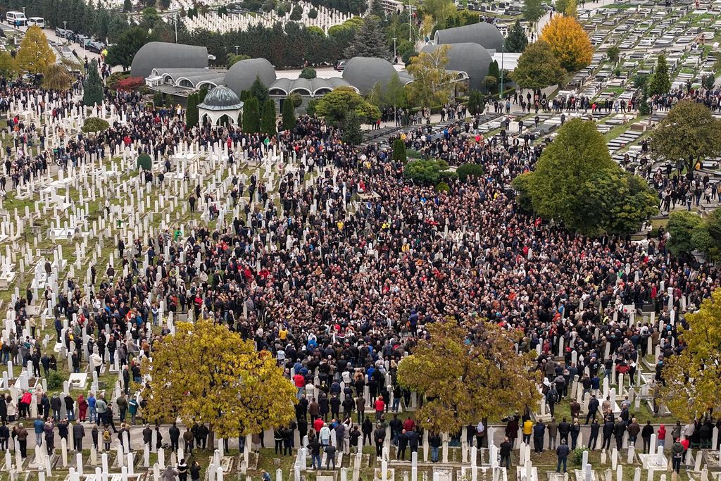 Pogled iz zraka na groblje Bare - 3