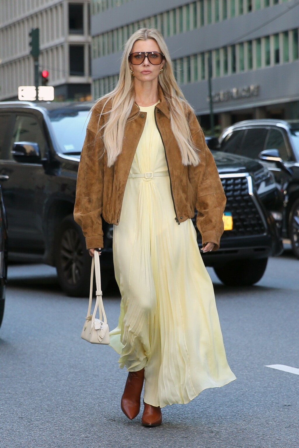 Jakna od brušene kože je komad koji se nosi desetljećima