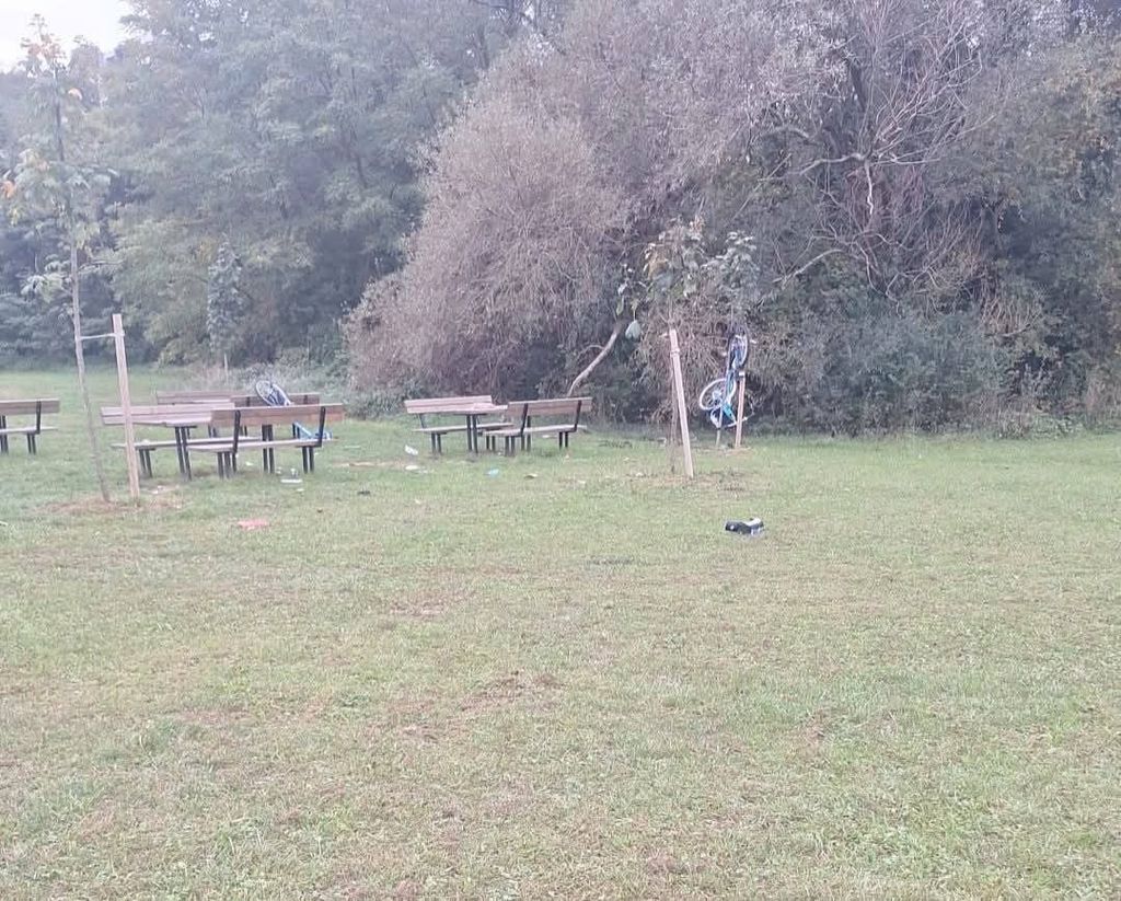 Vandali pobacali Bajs bicikle - 6