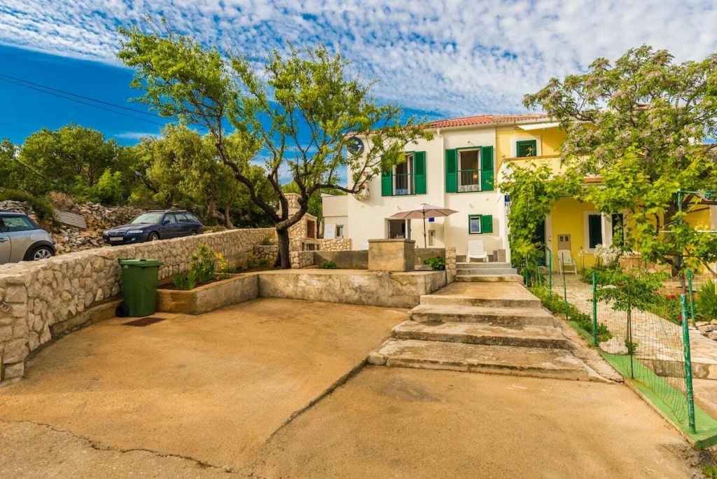Kuća za odmor Perunika u Novalji na otoku Pagu