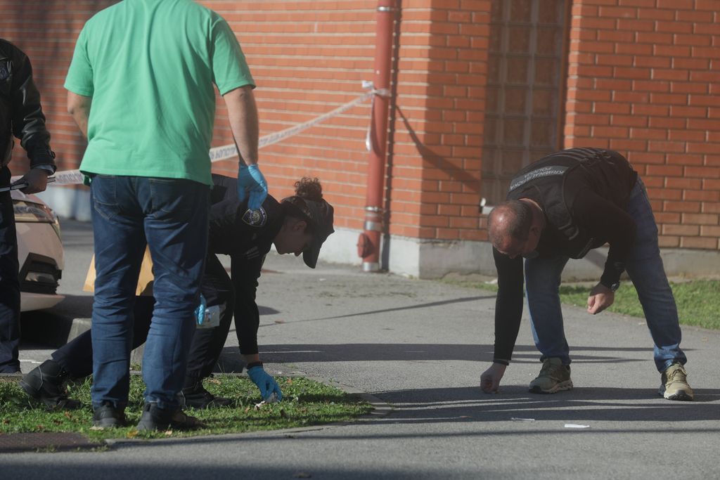 Policija ispred škole u Bedekovčini - 4