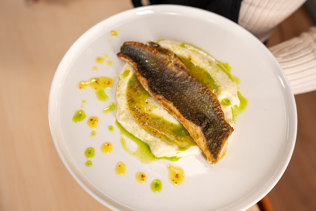 Eni Đorđević i njezin poelirani brancin s emulzijom od limuna i uljem od peršina - 4