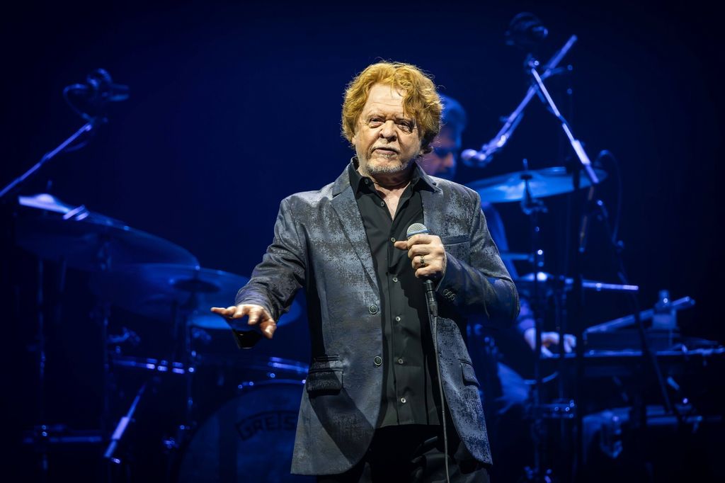 Mick Hucknall - 7