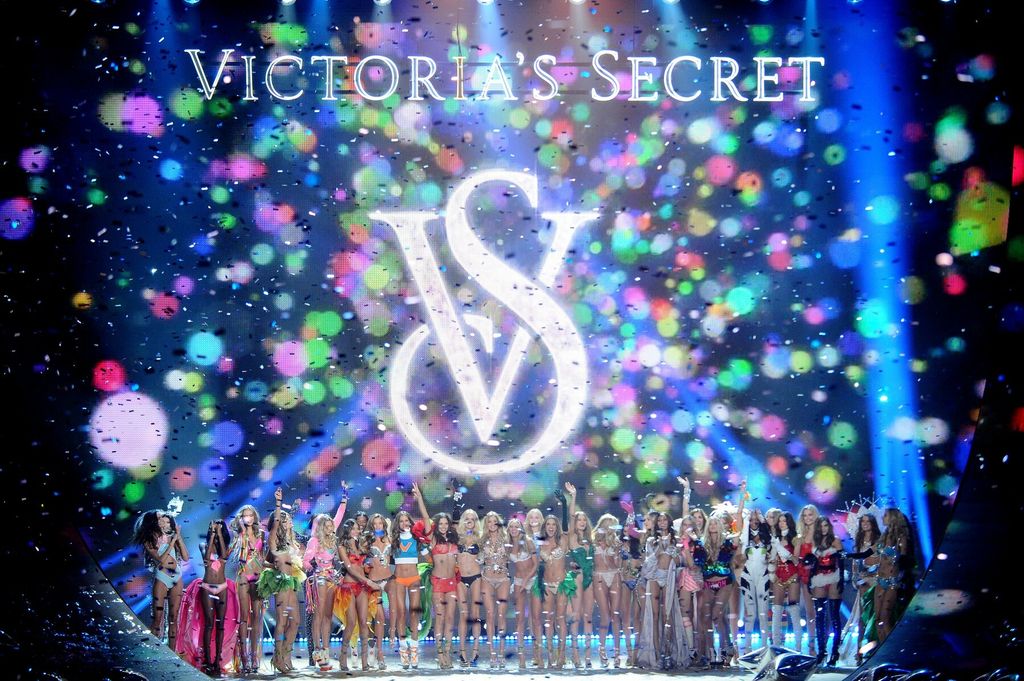 Victoria's Secret Fashion Show - 17