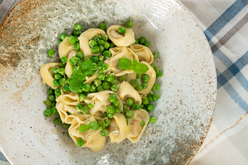 Tortellini s graškom i limunom
