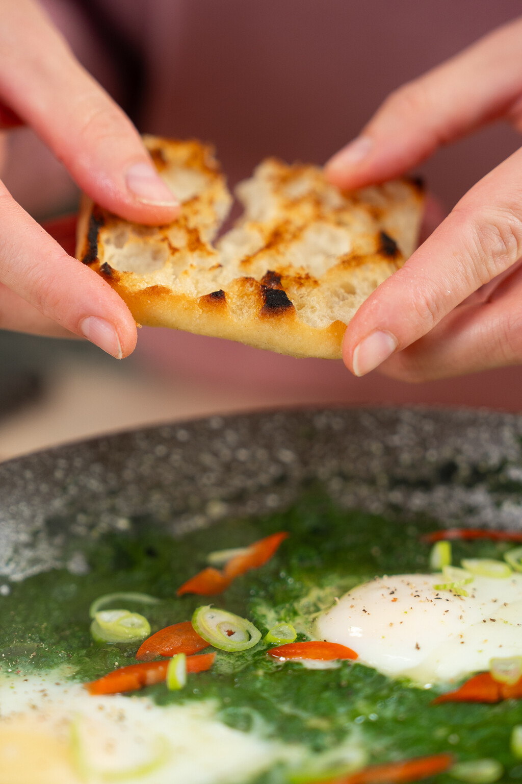 Špinatna shakshuka