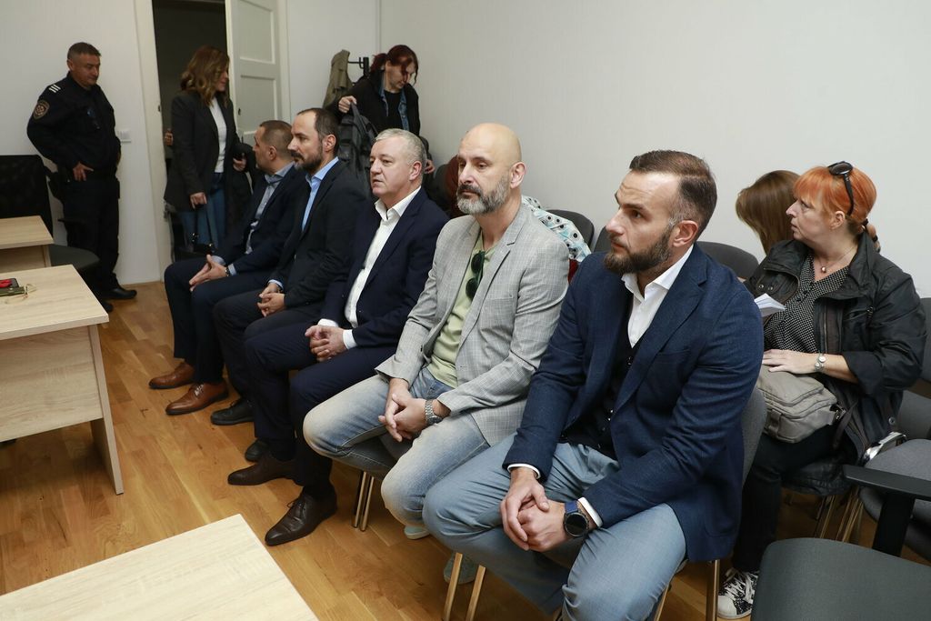 Početak suđenja bivšim ministrima u aferi po babi i stričevima - 9
