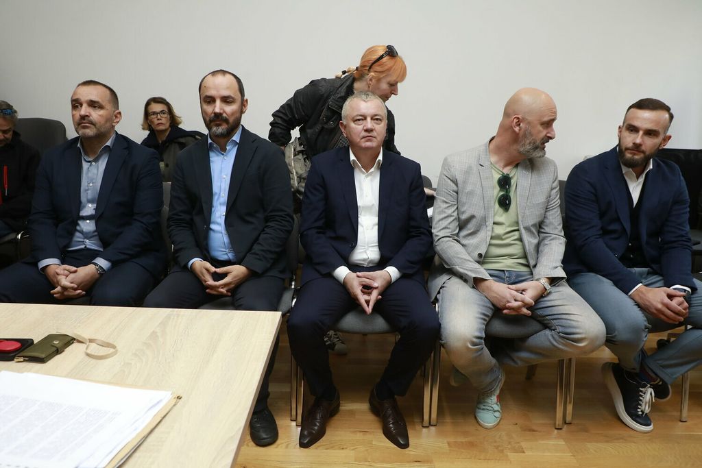 Početak suđenja bivšim ministrima u aferi po babi i stričevima - 9