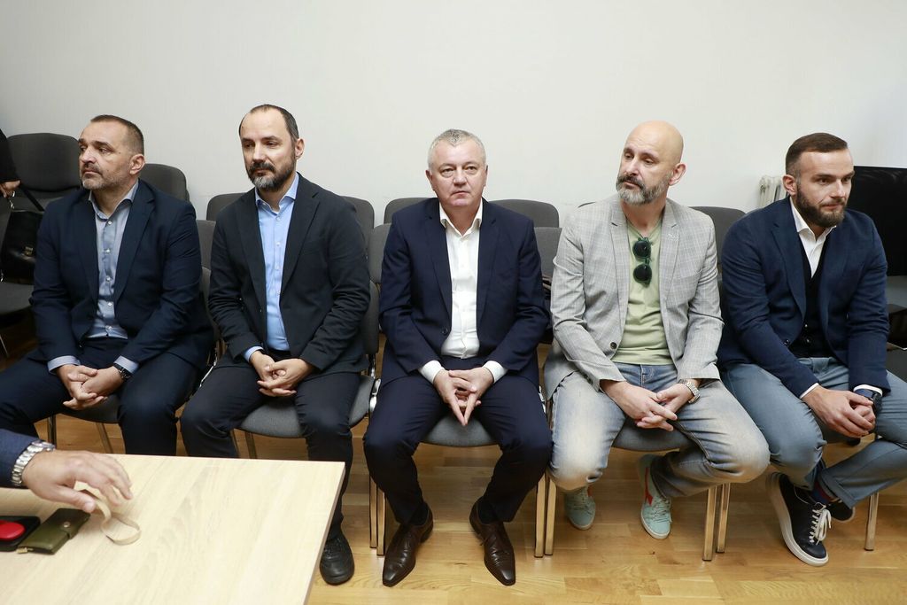 Početak suđenja bivšim ministrima u aferi po babi i stričevima - 3