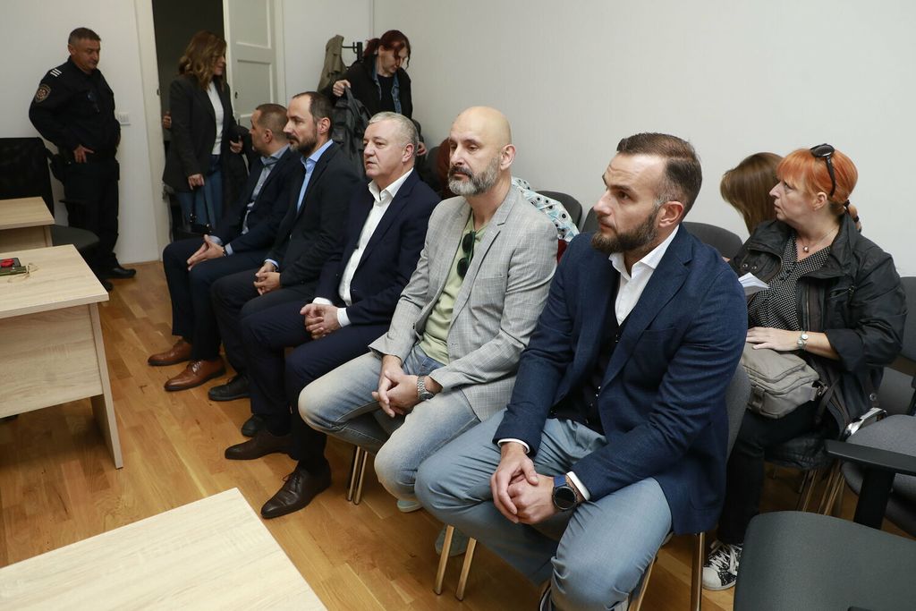 Početak suđenja bivšim ministrima u aferi po babi i stričevima - 9