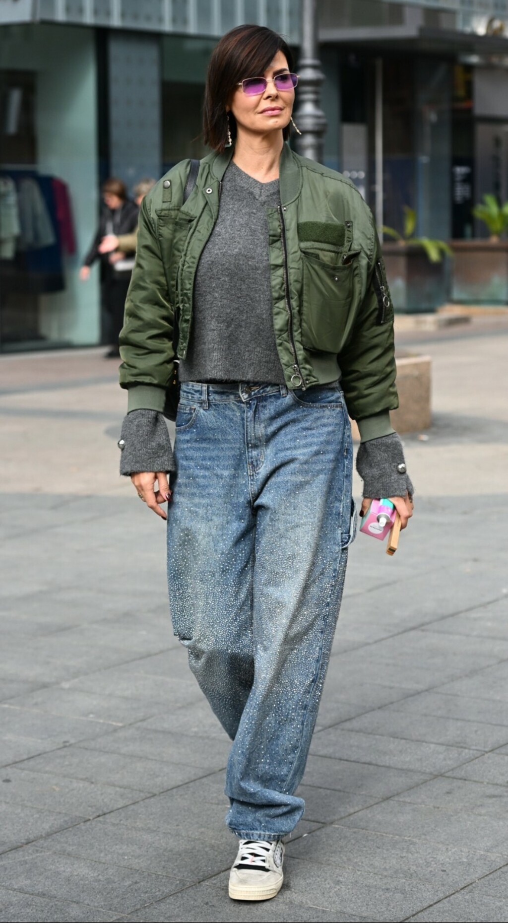 Anica Kovač na zagrebačkoj špici u trapericama sa svjetlucavim detaljima 2025. - 5