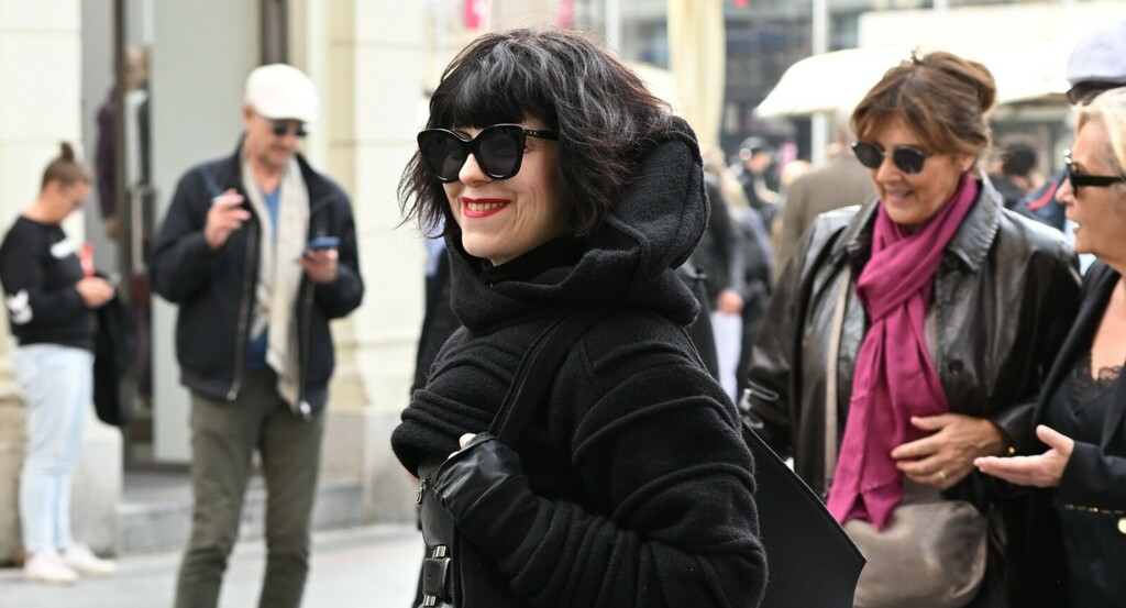 Mirela Holy u kratkoj jakni brenda Demobaza na zagrebačkoj špici 2025. - 2