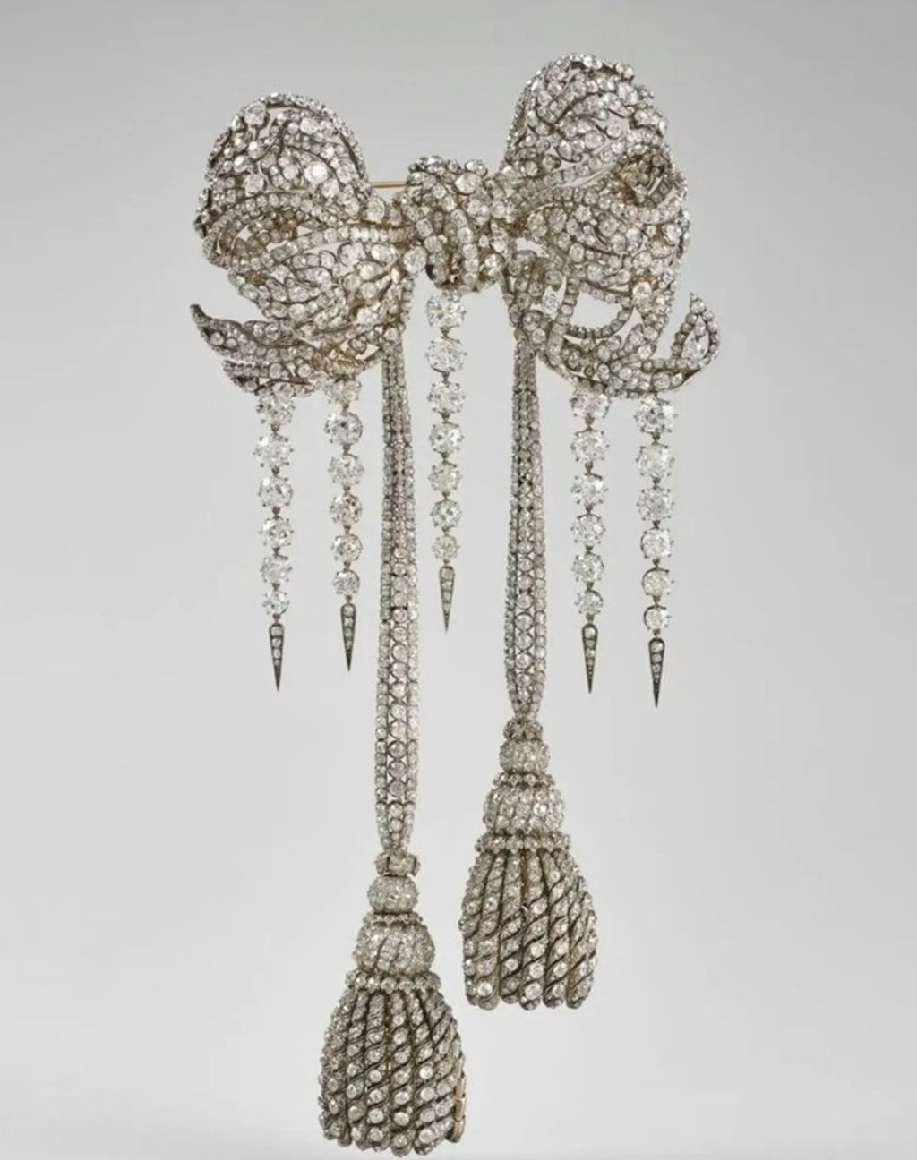 Iz Louvrea ukraden nakit neprocjenjive vrijednosti - 6