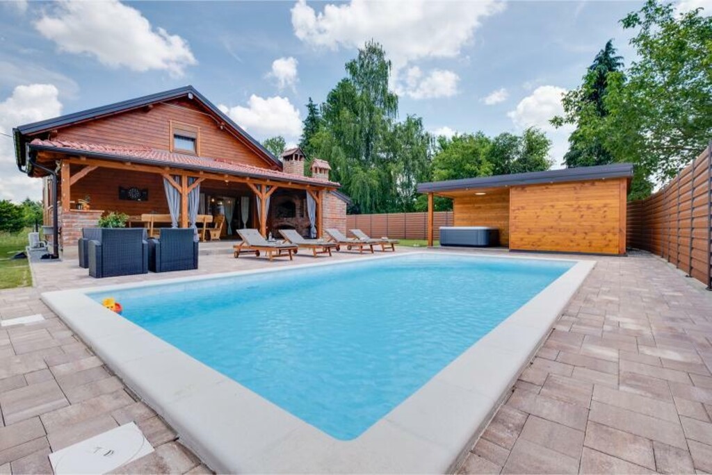 Kuća za odmor, Ella