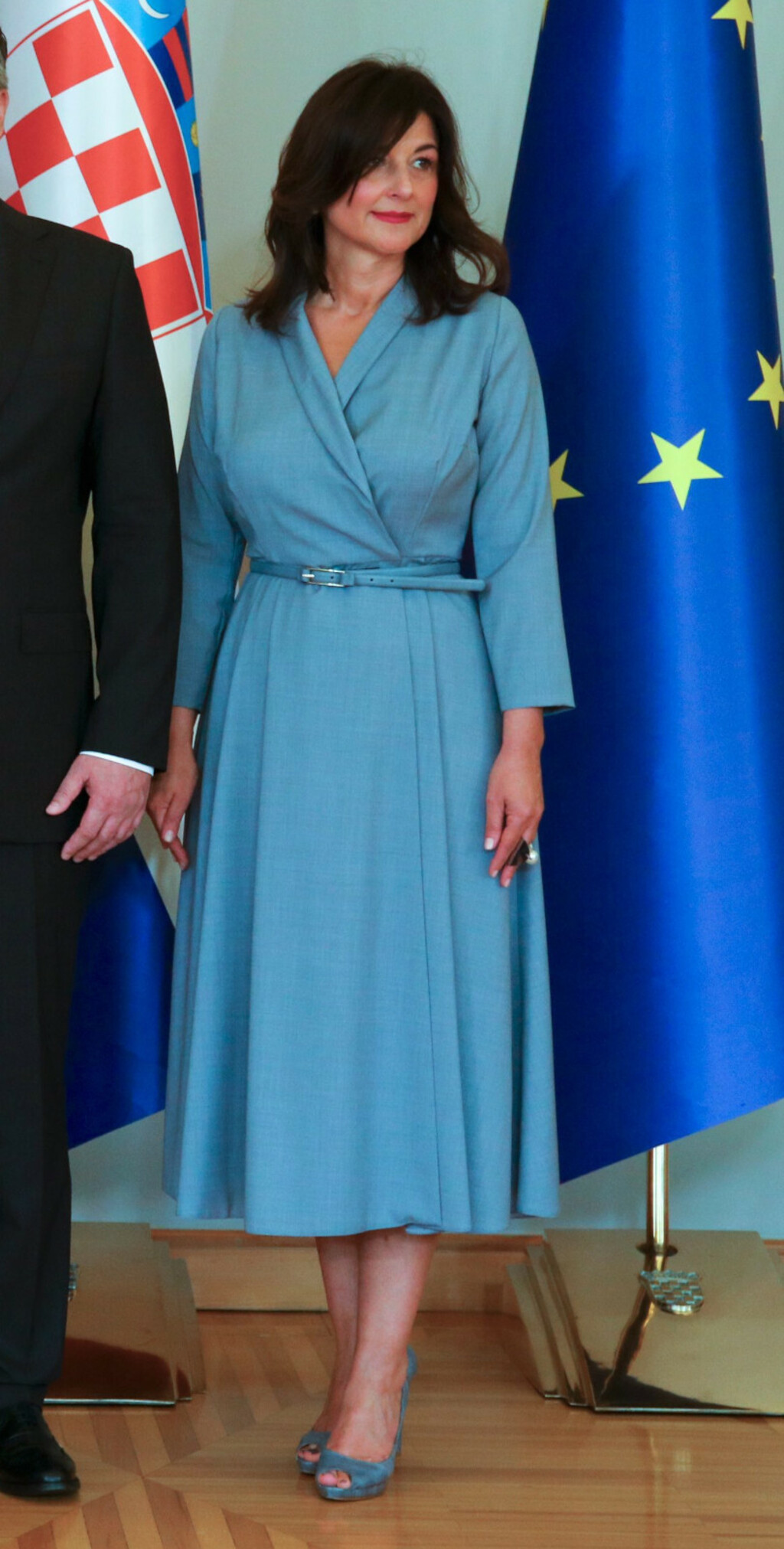 Sanja Musić Milanović i Nj. E. Nicole McGraw, veleposlanica SAD-a u Republici Hrvatskoj, u svjetloplavim izdanjima - 6