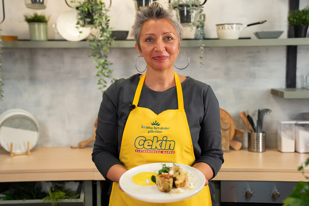 Iva Novosel: Rolada od pilećeg zabatka s komponentama na tanjuru koje zabavljaju - 1