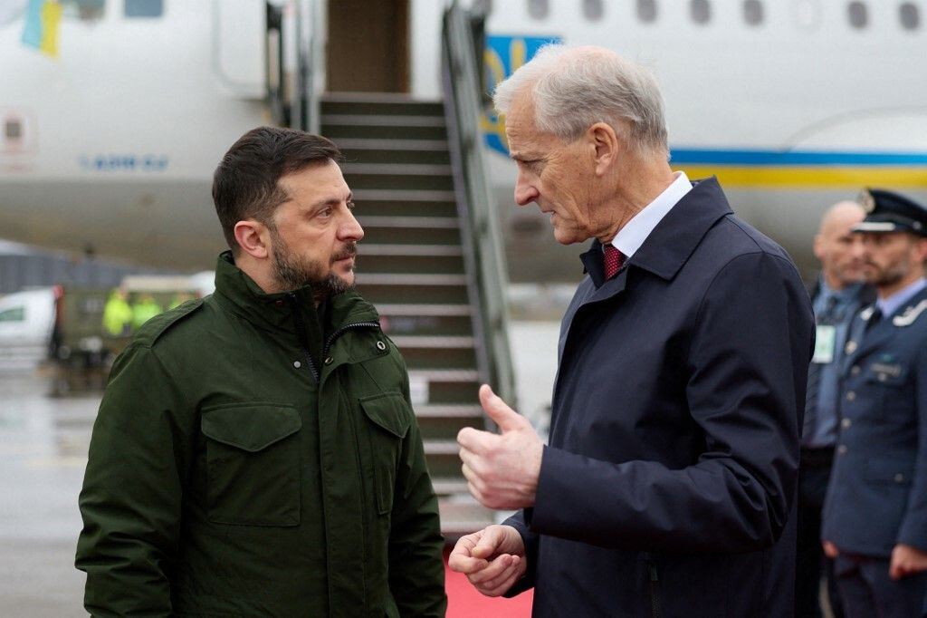 Vatrogasci spašavaju djecu iz pogođenog vrtića