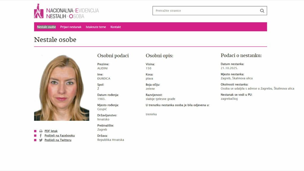 Lampion ispred vrata stana