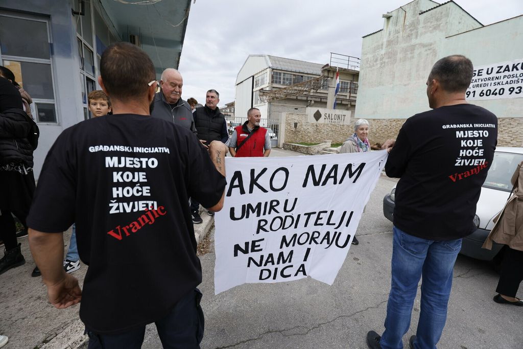 Prosvjed građana u Vranjicu zbog azbestnog otpada - 20