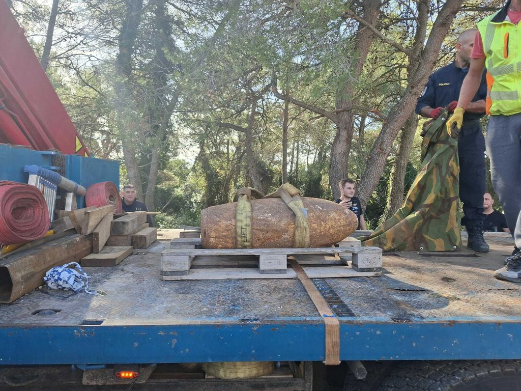 Bomba zbog koje je evakuiran dio Pule - 2