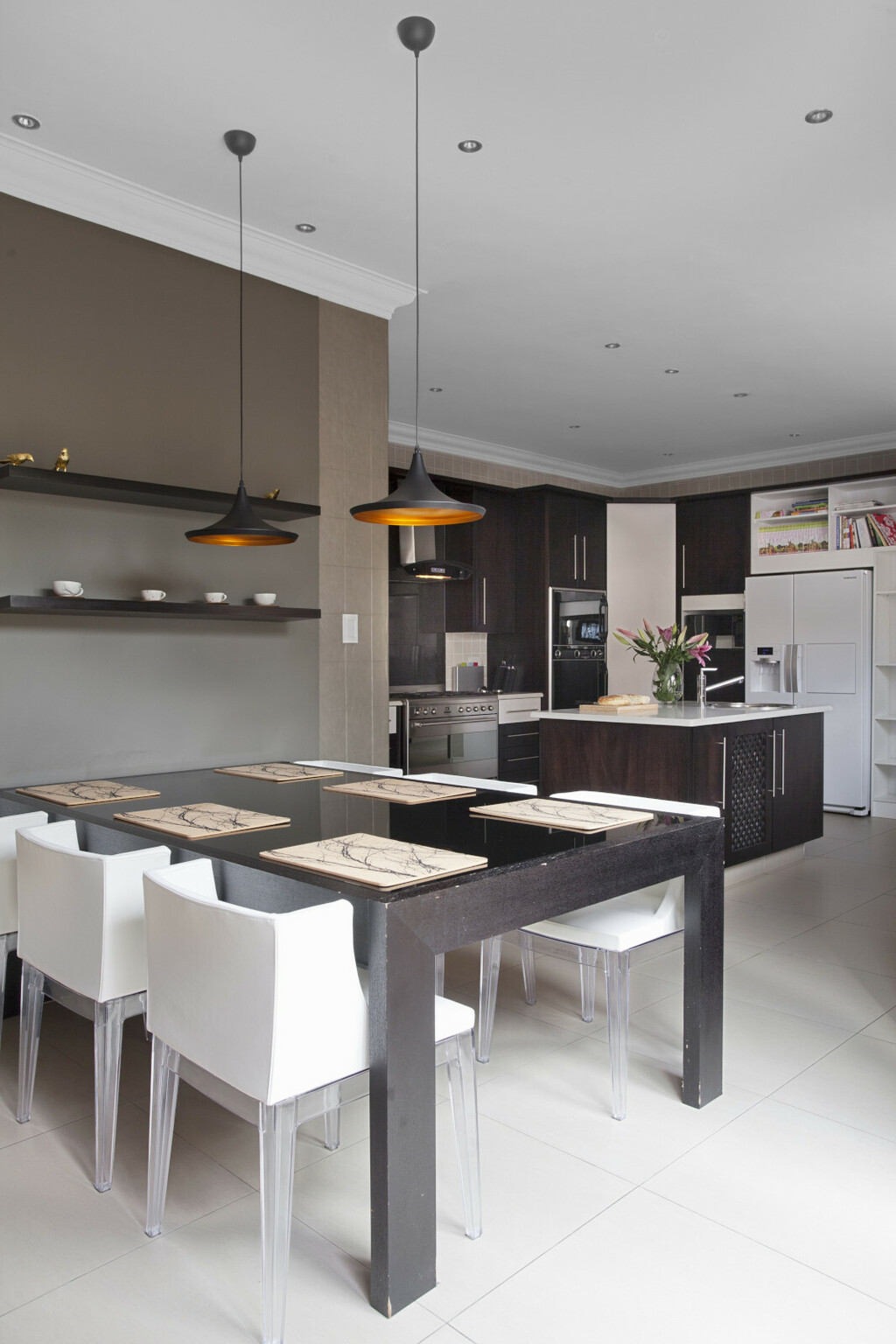 Smeđa boja u kuhinji - 5