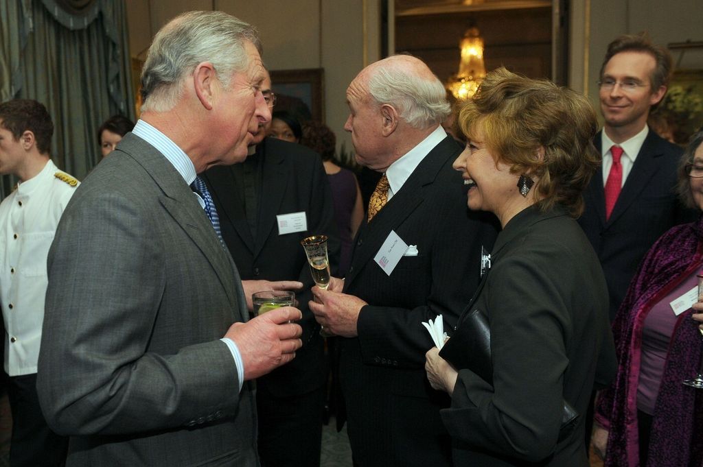 Prunella Scales, kralj Charles