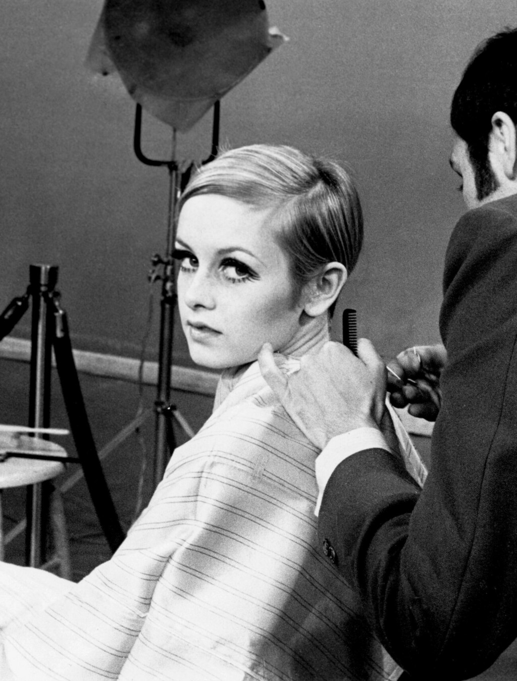 Twiggy 1967. u salonu Leonarda Lewisa