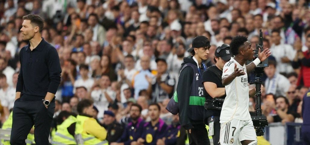 Xabi Alonso i Vinicius